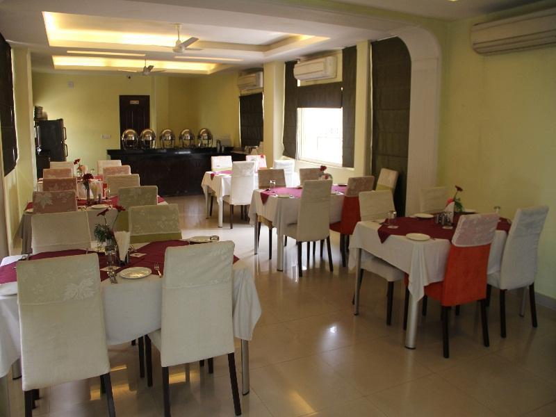 ניו דלהי Clarks Inn Nehru Place מראה חיצוני תמונה