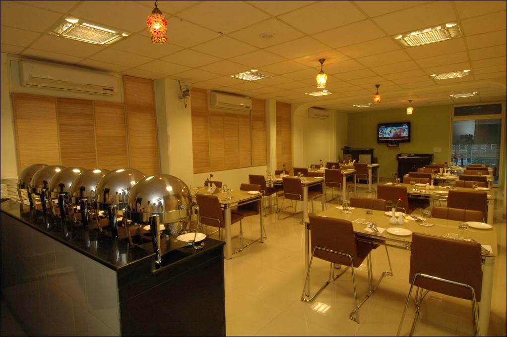 ניו דלהי Clarks Inn Nehru Place מראה חיצוני תמונה
